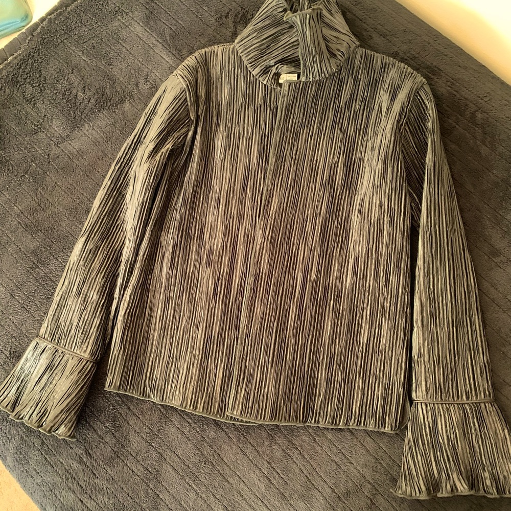 Jesi Dressy black jacket with ruffle sleeve